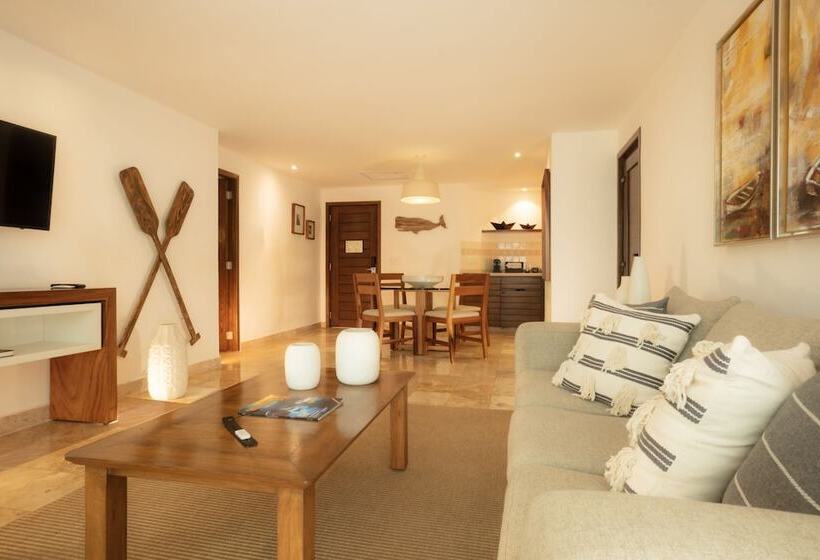 带按摩浴缸和海景的套房, Villa Premiere Boutique Hotel & Romantic Getaway   Adults Only