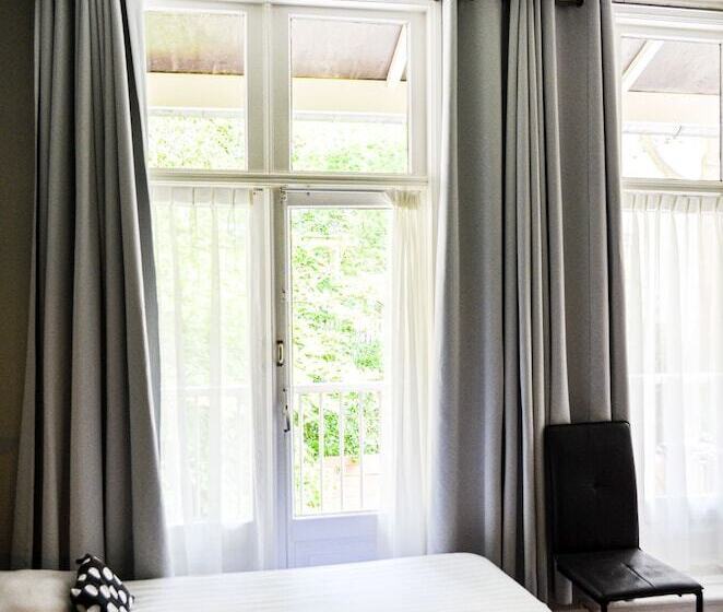 חדר סטנדרט לשלושה עם חדר אמבטיה משוף, Family Hotel Kooyk