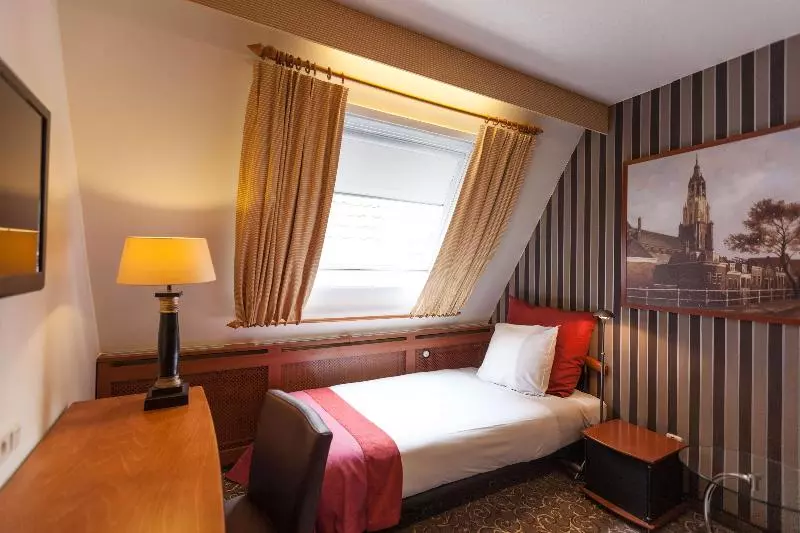 اتاق استاندارد یک نفره, Grand Museum Hotel, Bw Signature Collection