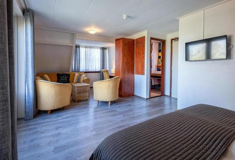 جناح, B&b Hotel Rebecca