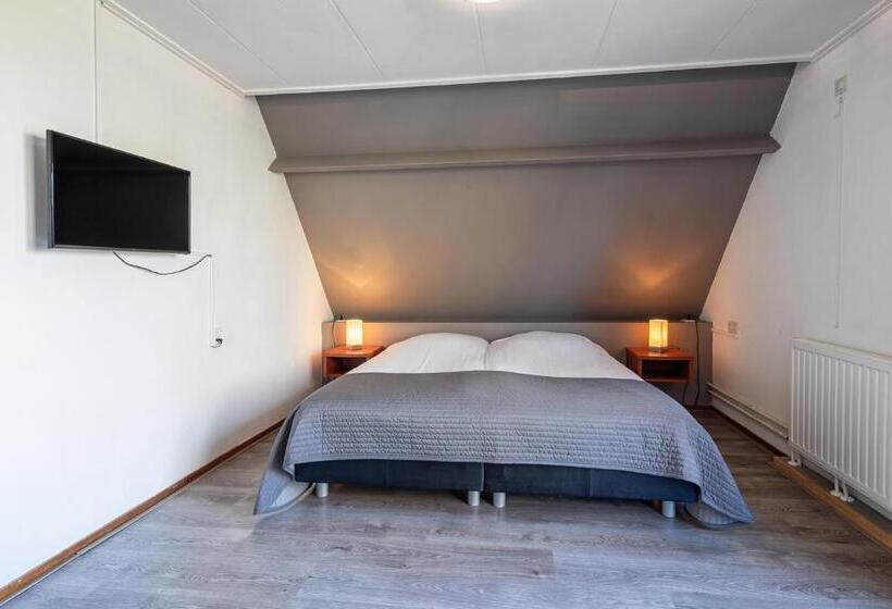 جناح, B&b Hotel Rebecca