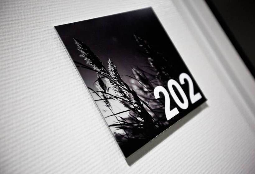 标准单人间, Bryne Hotell