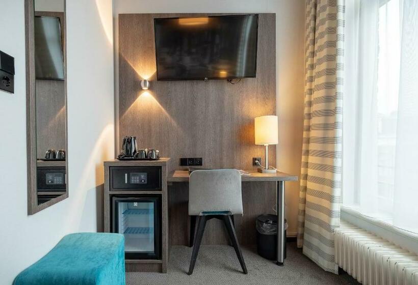 اتاق سوپریور, Cornelisz