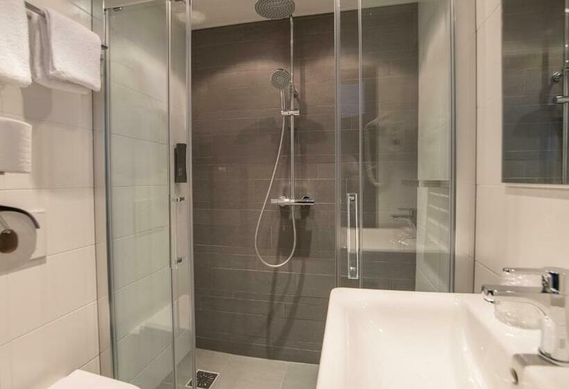 اتاق سوپریور, Cornelisz