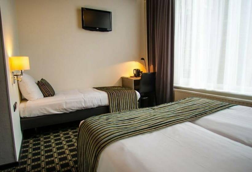 اتاق استاندارد سه نفره, Cornelisz