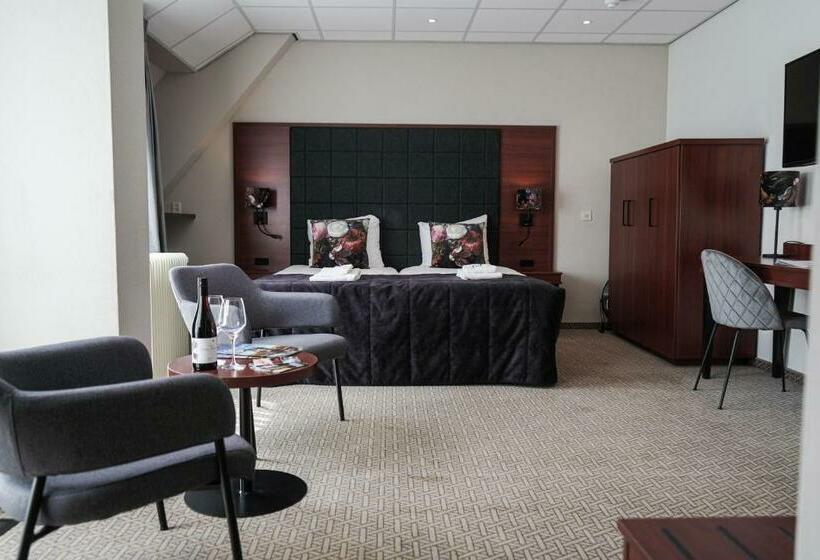 סוויטת ג'וניור, De Oringer Marke & Stee By Flow