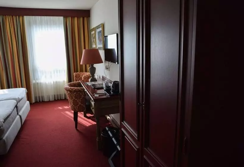 コンフォートルーム, Golden Tulip West Ende