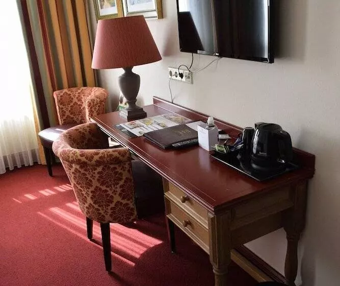 コンフォートルーム, Golden Tulip West Ende
