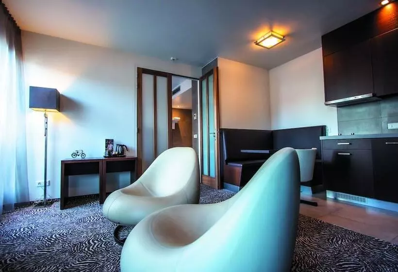 Huoneisto 1 Makuuhuone, Golden Tulip West Ende