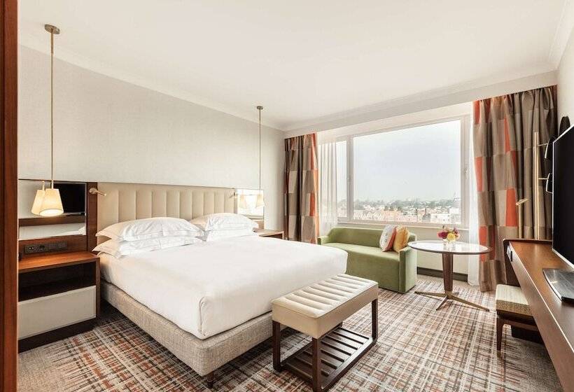 Номер Deluxe, Hilton Amsterdam