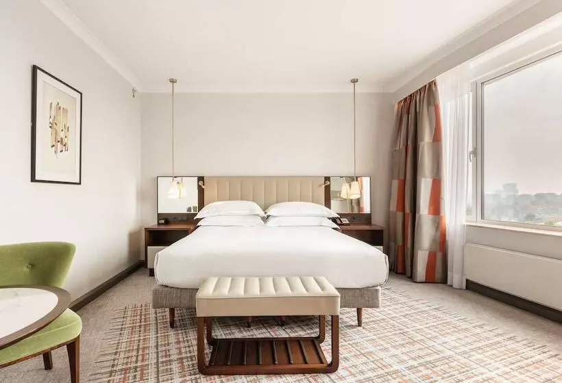 اتاق اجرایی با تخت بزرگ, Hilton Amsterdam
