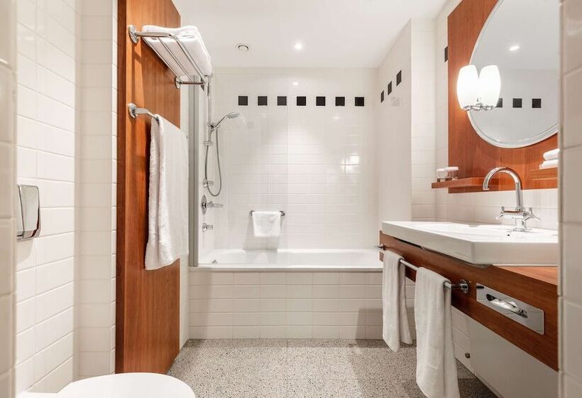 Номер Superior Кровать Кинг, Hilton Amsterdam