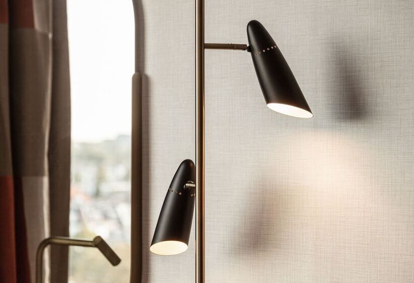 Полулюкс с Видом, Hilton Amsterdam