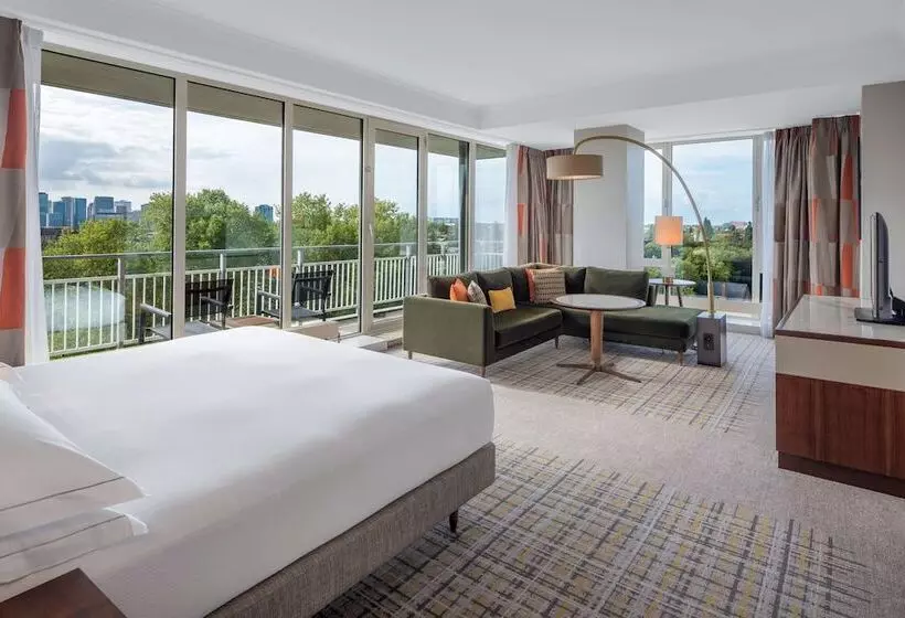 سوئیت جونیور با چشم‌انداز, Hilton Amsterdam