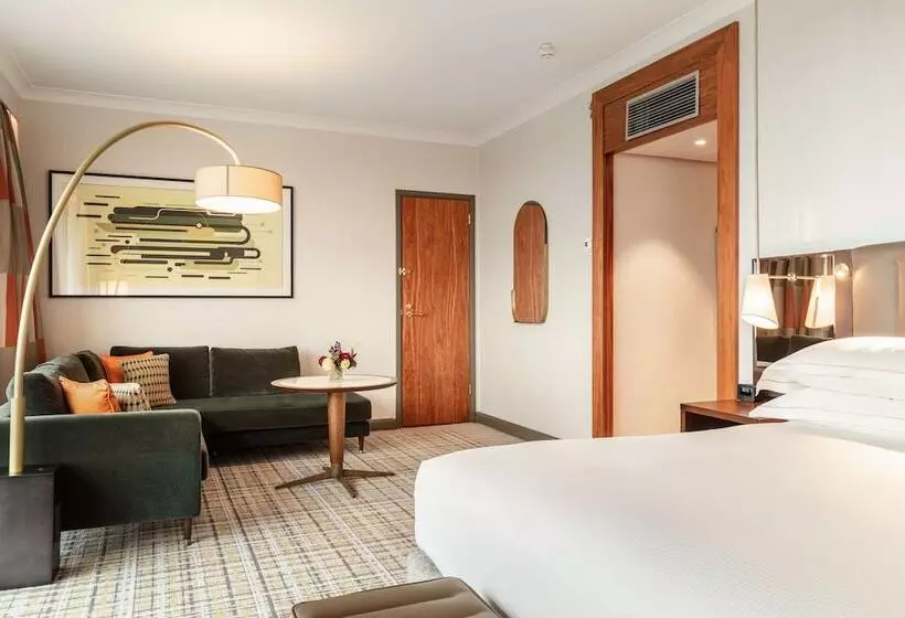 سوئیت جونیور با چشم‌انداز, Hilton Amsterdam