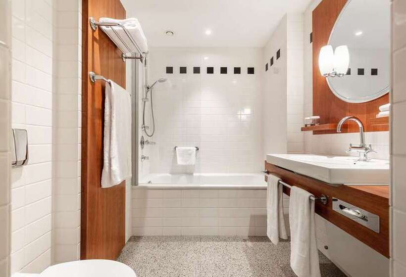 Номер Superior, Hilton Amsterdam