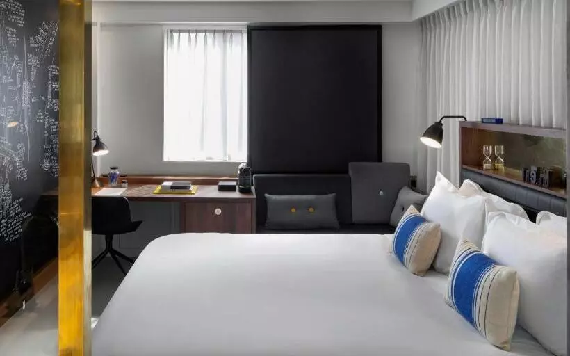 اتاق سوپریور با تخت بزرگ, Ink Hotel Amsterdam Mgallery Collection
