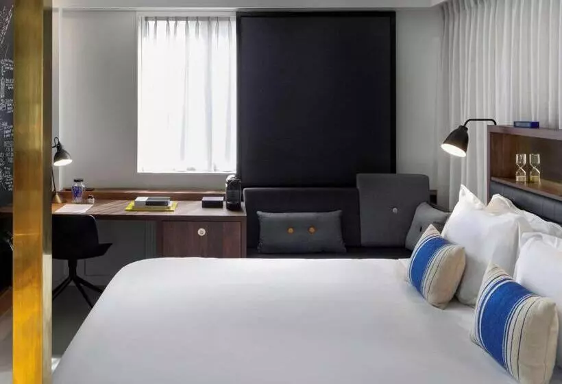 اتاق سوپریور با تخت بزرگ, Ink Hotel Amsterdam Mgallery Collection