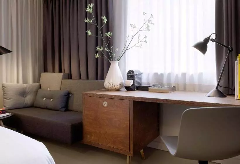 اتاق سوپریور با تخت بزرگ, Ink Hotel Amsterdam Mgallery Collection