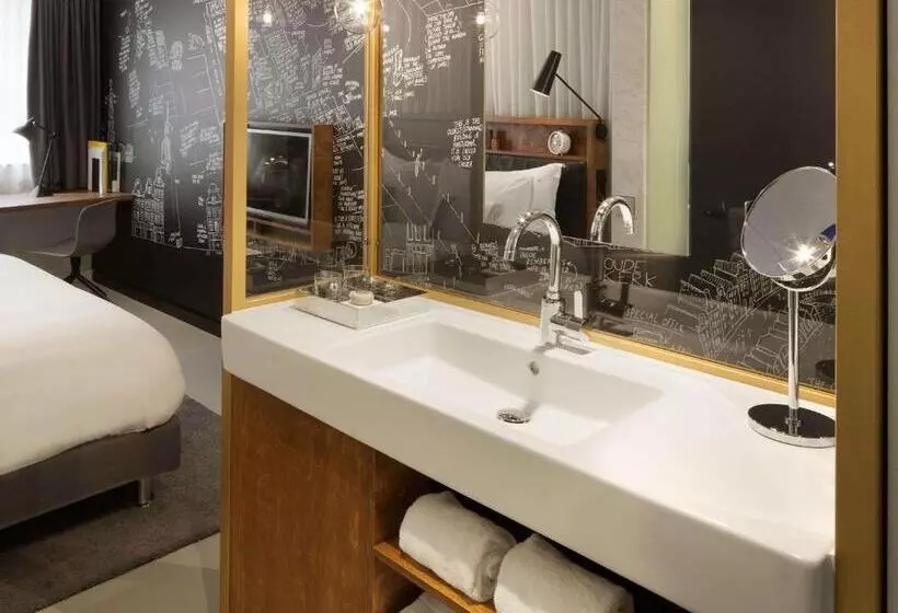 اتاق سوپریور با تخت بزرگ, Ink Hotel Amsterdam Mgallery Collection