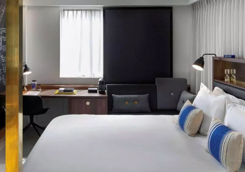 اتاق سوپریور با تخت بزرگ, Ink Hotel Amsterdam Mgallery Collection