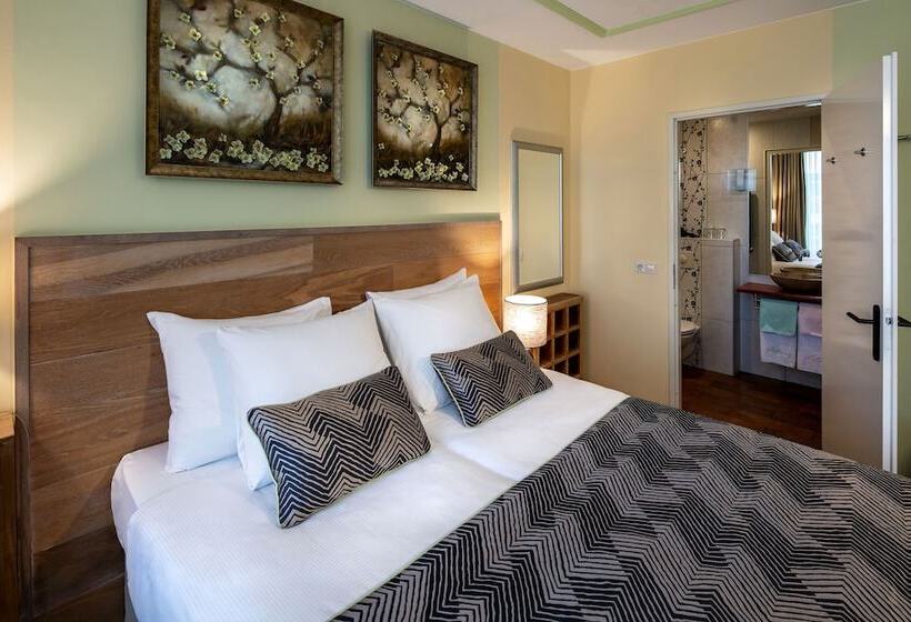 اتاق استاندارد سه نفره, Jupiter