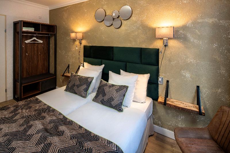 اتاق استاندارد سه نفره, Jupiter