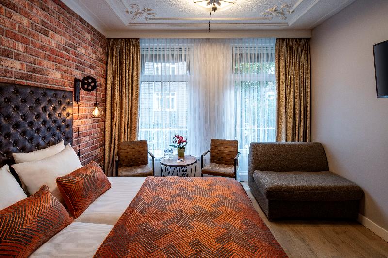 اتاق استاندارد سه نفره, Jupiter