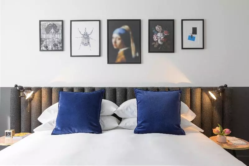 キングサイズベッドのデラックスルーム, Kimpton De Witt Amsterdam, An Ihg