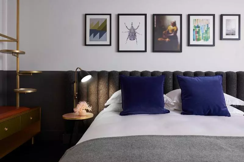 キングサイズベッドのデラックスルーム, Kimpton De Witt Amsterdam, An Ihg