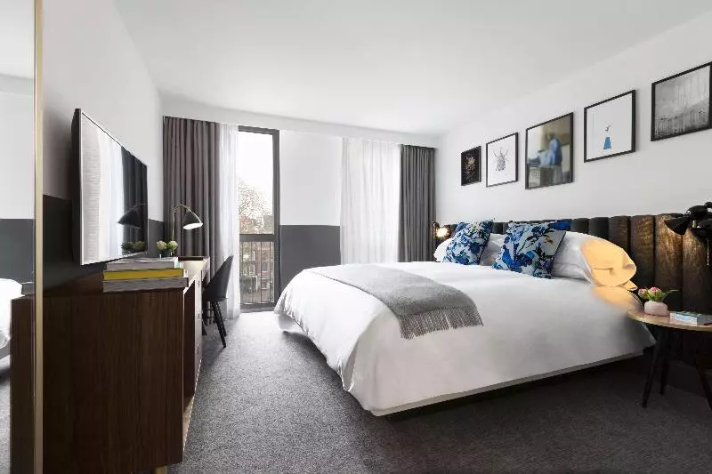 キングサイズベッドのスタンダードルーム, Kimpton De Witt Amsterdam, An Ihg