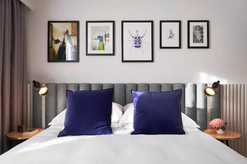 キングサイズベッドのデラックスルーム, Kimpton De Witt Amsterdam, An Ihg