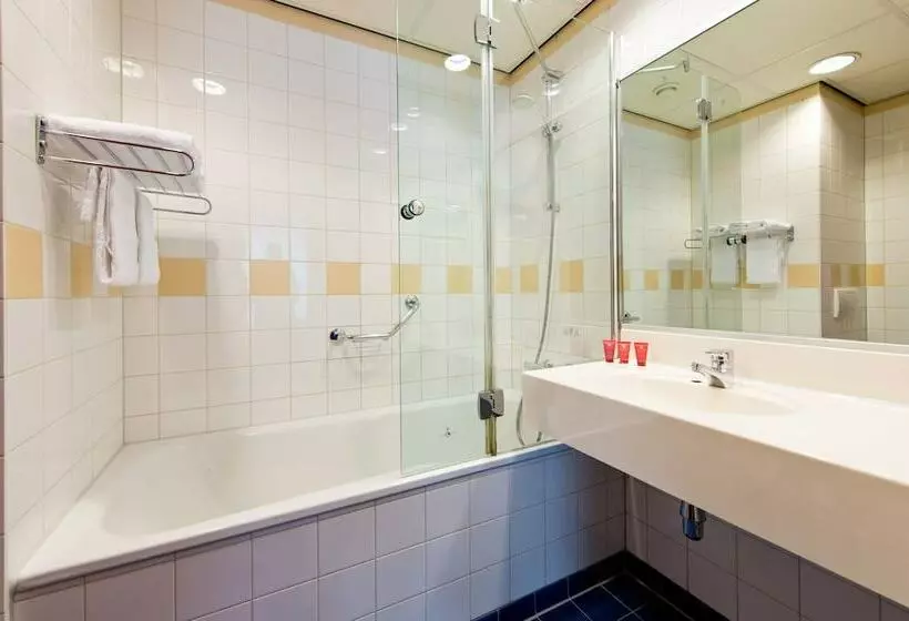 اتاق سوپریور سه تخته, Leonardo Hotel Amsterdam City Center