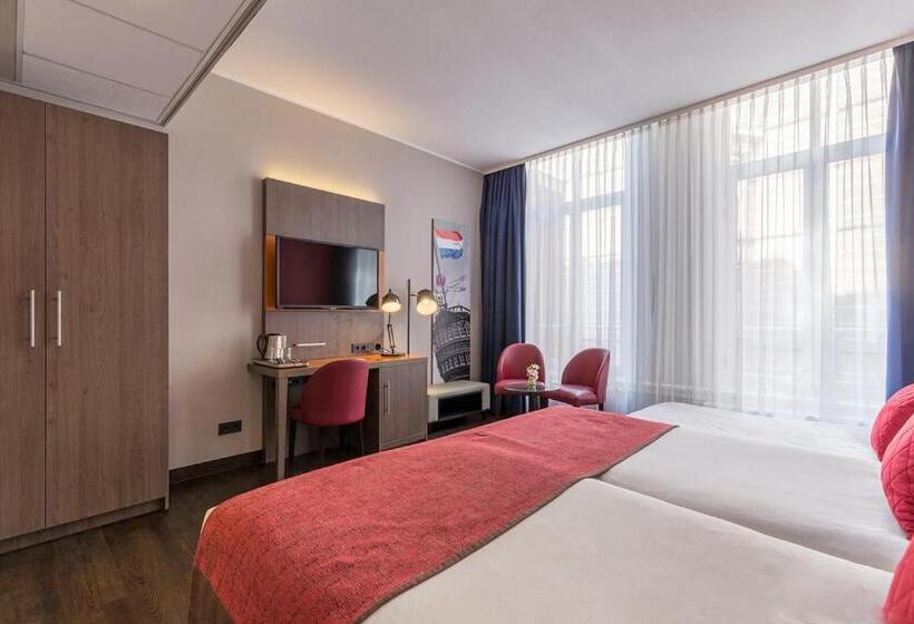 חדר סופריור לשלושה, Leonardo Hotel Amsterdam City Center