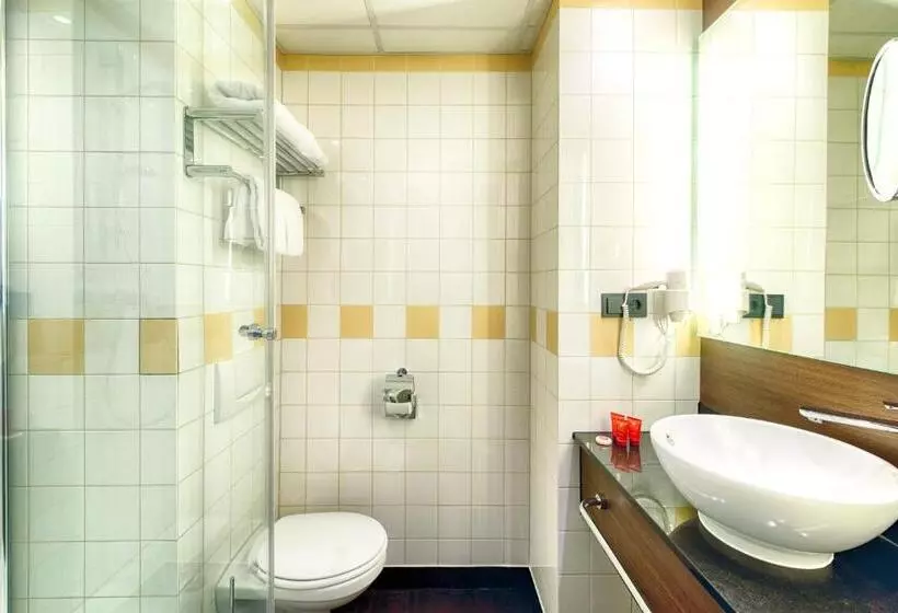 اتاق سوپریور چهار تخته, Leonardo Hotel Amsterdam City Center