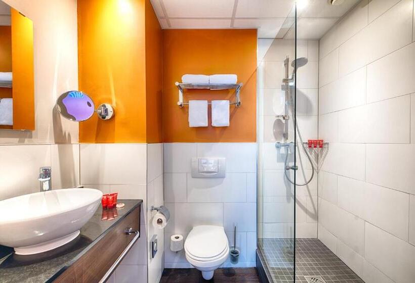 Четырехместный Номер Superior, Leonardo Hotel Amsterdam City Center