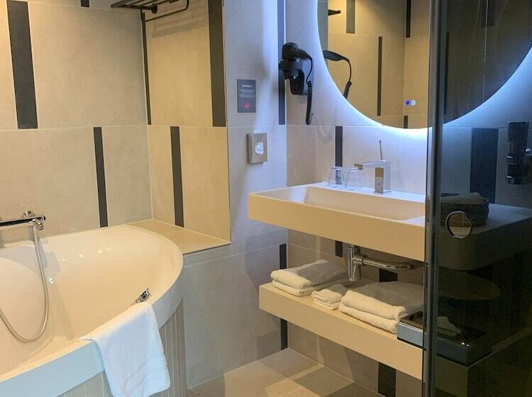 Люкс, Leonardo Hotel Papendrecht