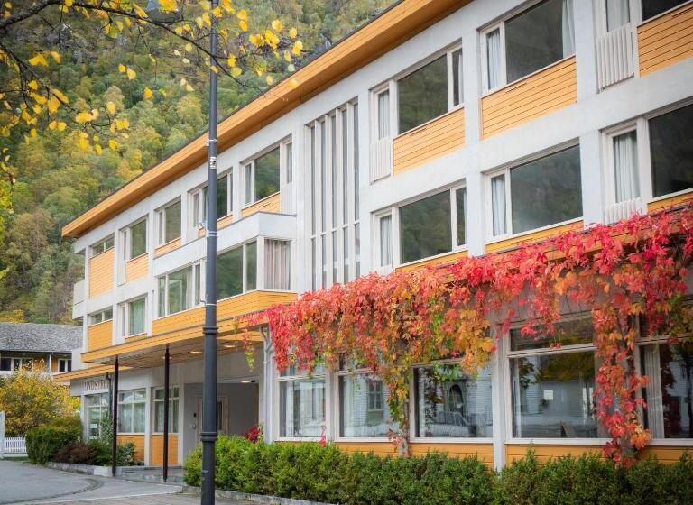 Номер Economy, Lindstrøm