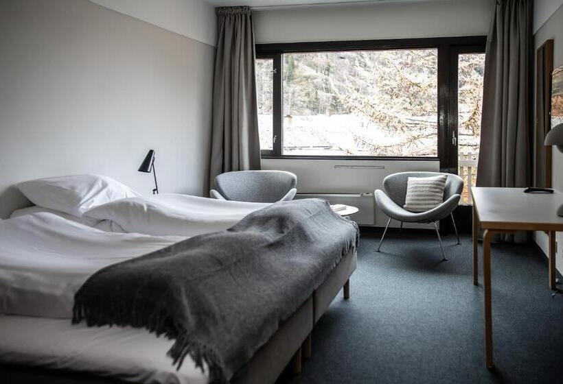 Номер Стандарт Трехместный, Lindstrøm