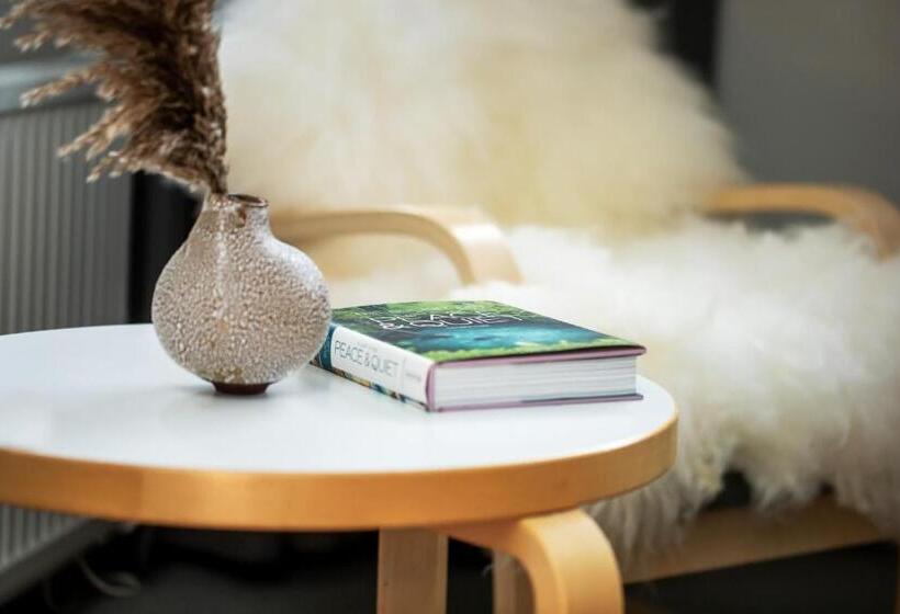 Номер Стандарт, Lindstrøm