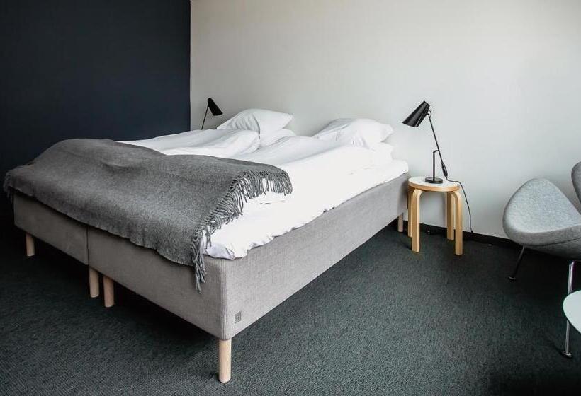 Номер Стандарт, Lindstrøm