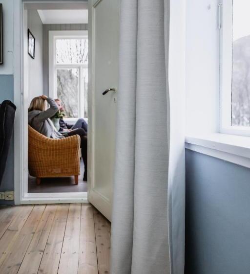 Номер Стандарт, Lindstrøm