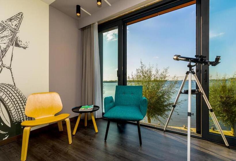 Comfort room with lake view, Postillion Amersfoort Veluwemeer