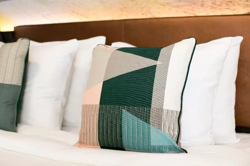 اتاق استاندارد با بالکن, Savoy Hotel Rotterdam