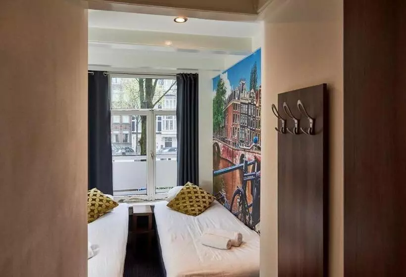 اتاق پایه با سرویس بهداشتی مشترک, The Townhouse