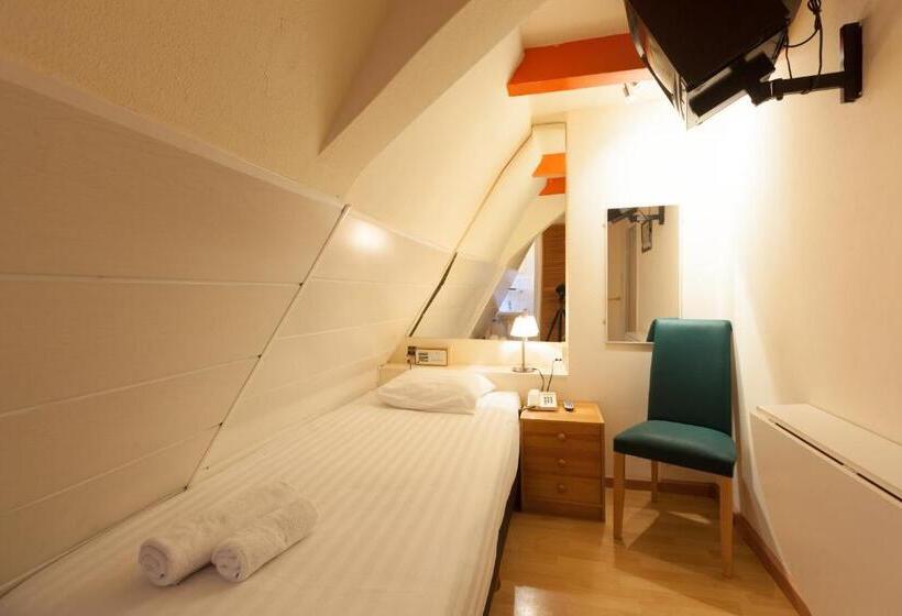 اتاق یک نفره پایه با سرویس بهداشتی مشترک, The Townhouse