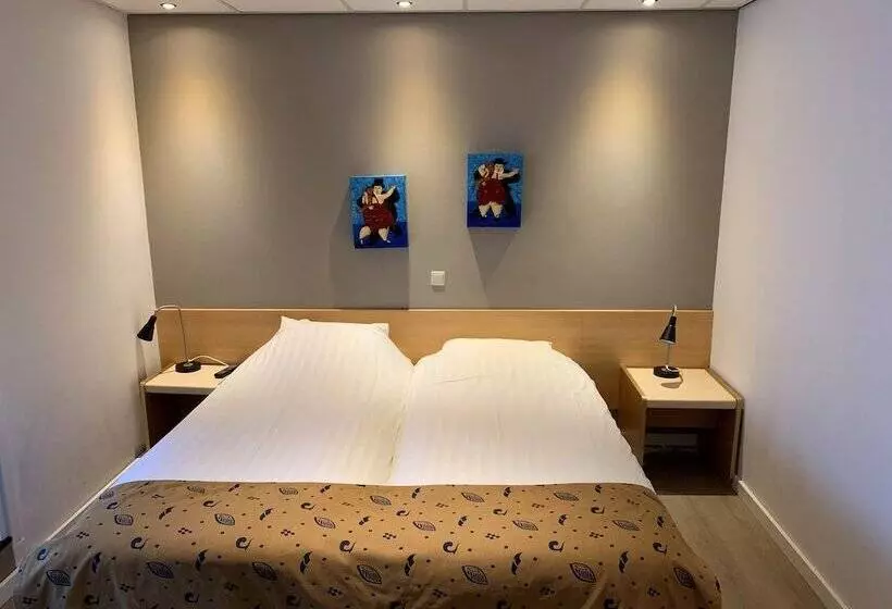 スタンダード４人部屋, City Hotel Bergen Op Zoom