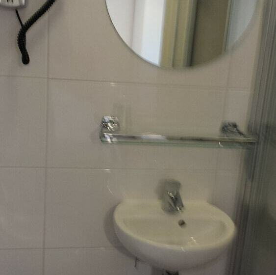 اتاق عادی, Victorie