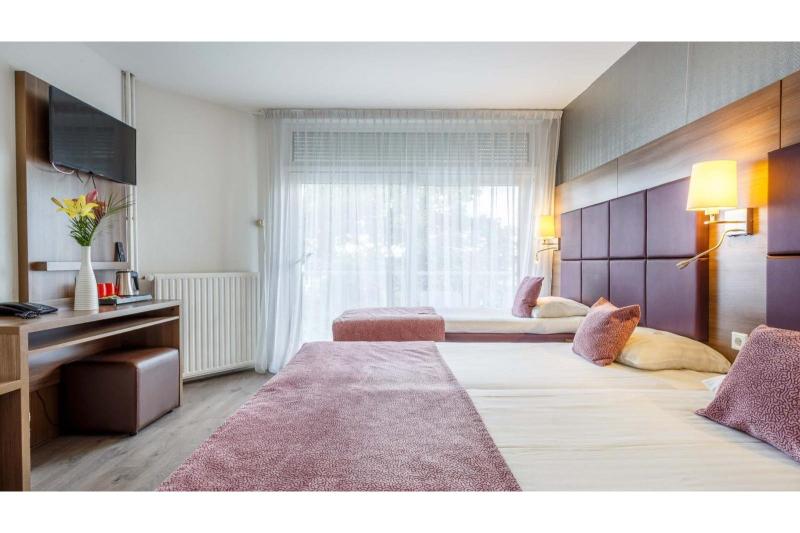 غرفة قياسية ثلاثية, Victorie