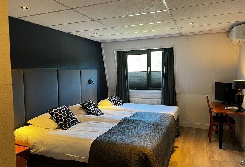 标准三人间, Wapen Van Delden